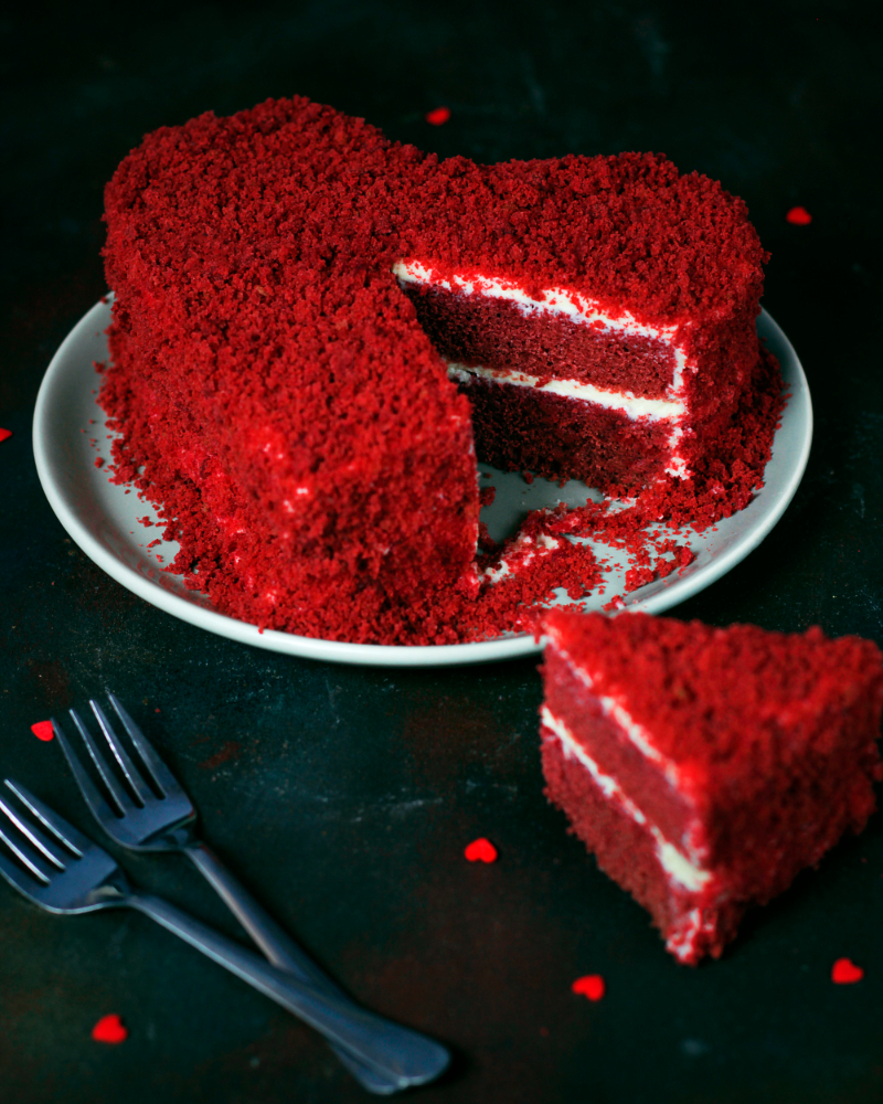 Κέικ Κόκκινου Κόκκινου με Γλάσο Τυριού Κρέμας